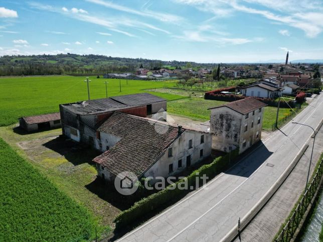 Casa indipendente in residenziale in Via Vignole 78