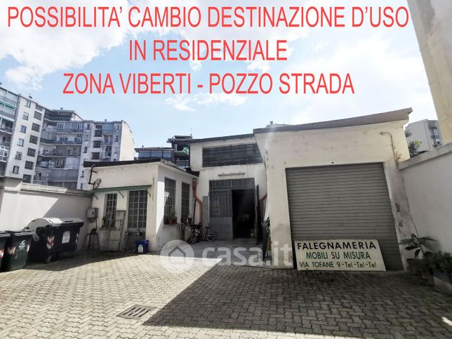 Capannone in commerciale in Via Tofane 9