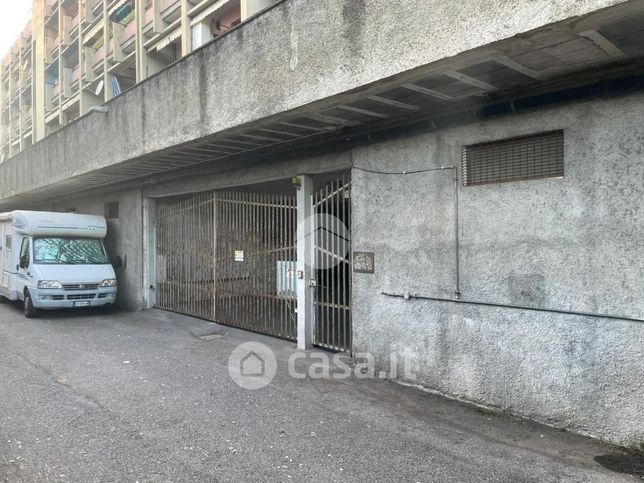 Box/posto auto in residenziale in Via Sara