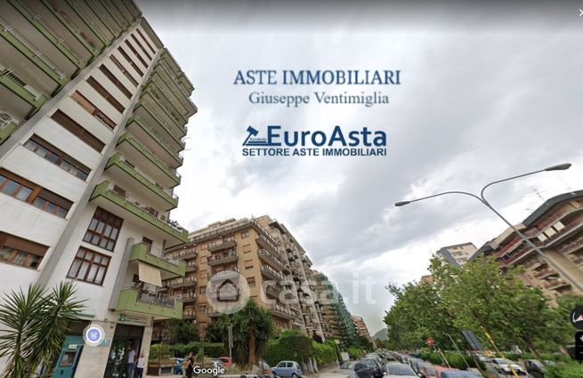 Appartamento in residenziale in Via Valdemone 57