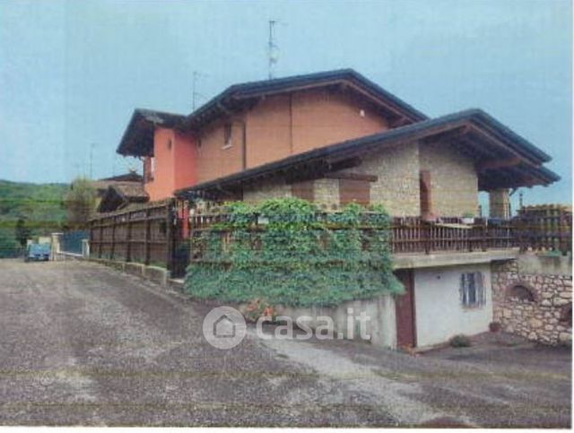 Villa in residenziale in Vicolo dei Mille 14