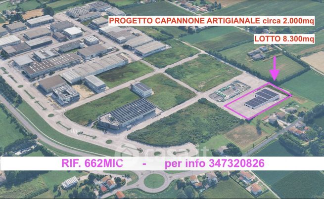 Capannone in commerciale in Piazza Paolo Camerini