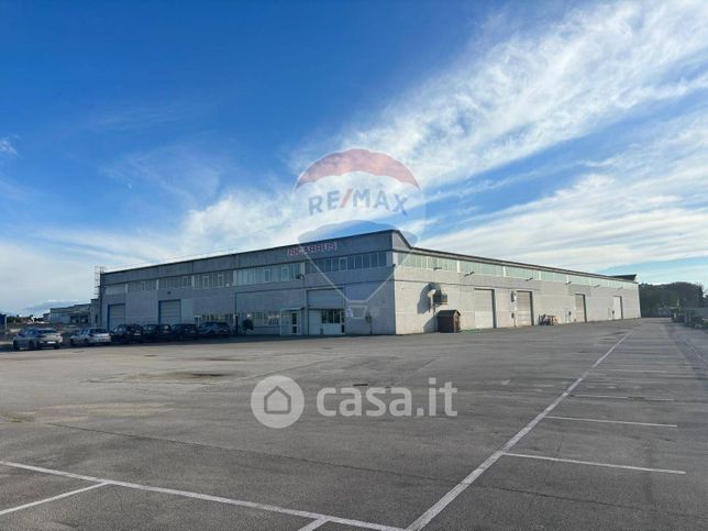 Capannone in commerciale in Via Trieste 27