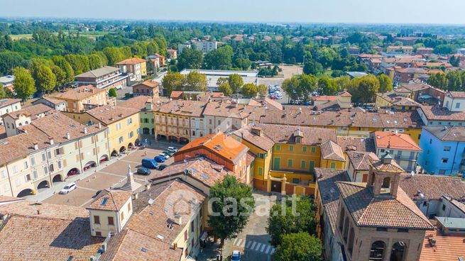 Ufficio in commerciale in Via Trento 1