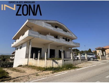 Appartamento in residenziale in Via Maiella 1