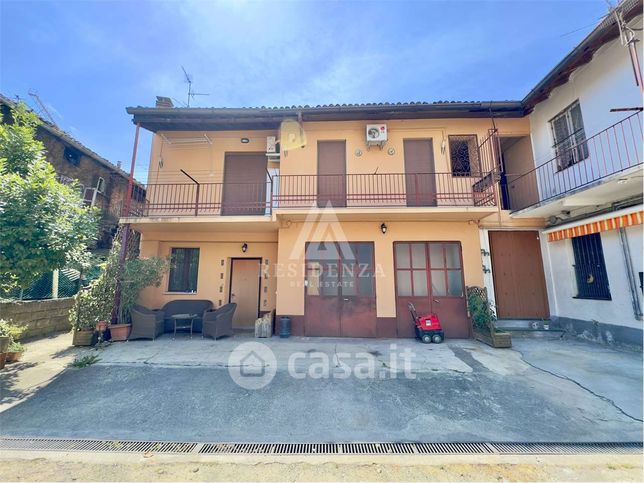 Casa indipendente in residenziale in Via Antonio Origo 11