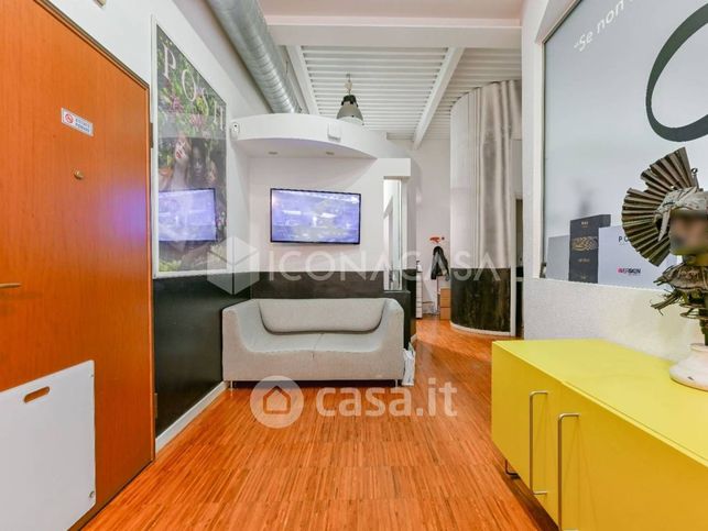 Ufficio in commerciale in Via Giovanni Cadolini 34