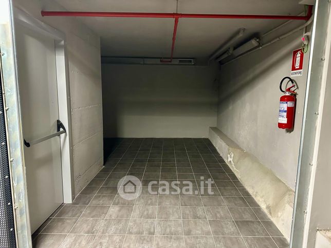 Box/posto auto in residenziale in Piazzetta Municipio 6
