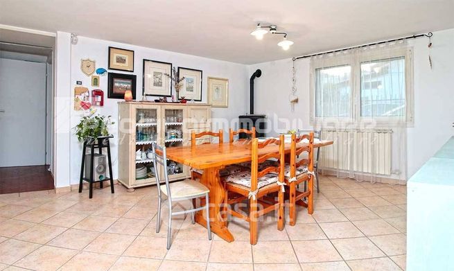 Casa indipendente in residenziale in 