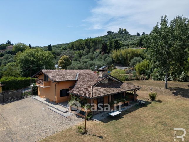 Villa in residenziale in Via delle Sezioni