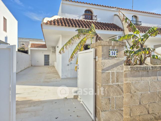 Casa indipendente in residenziale in Via Eroi del Mare 14
