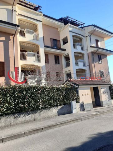 Appartamento in residenziale in Via dei Glicini 6