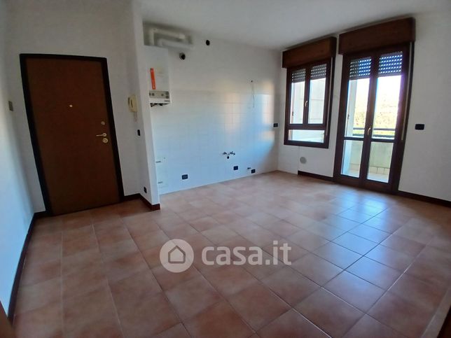 Appartamento in residenziale in Via Yecla 3