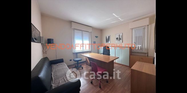 Ufficio in commerciale in 