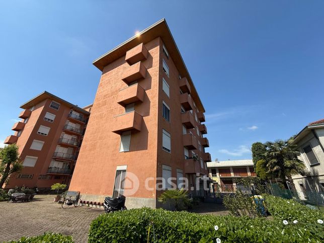 Appartamento in residenziale in Via Lonate Pozzolo 30