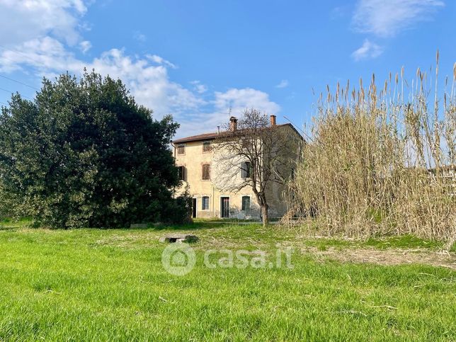 Rustico/casale in residenziale in Via Silani 15