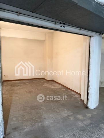 Box/posto auto in residenziale in Via Elio Vittorini 74