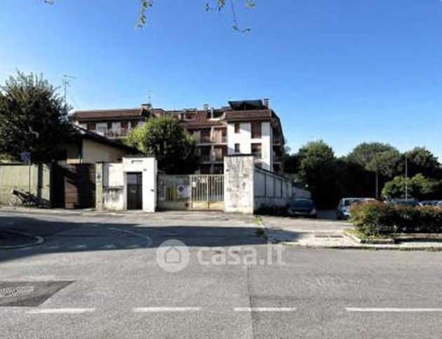 Box/posto auto in residenziale in Via Architetti Dattaro 1 c