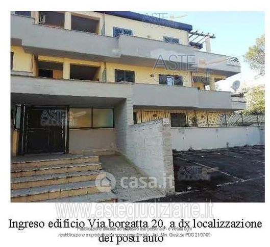 Appartamento in residenziale in Via Gino Borgatta 20