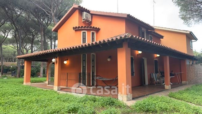 Casa indipendente in residenziale in Viale Silvania