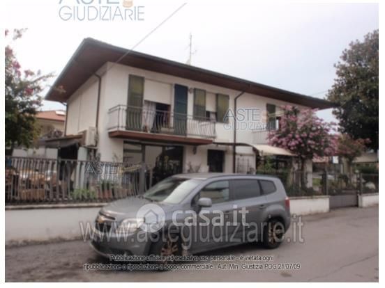 Appartamento in residenziale in Via Emilia 396