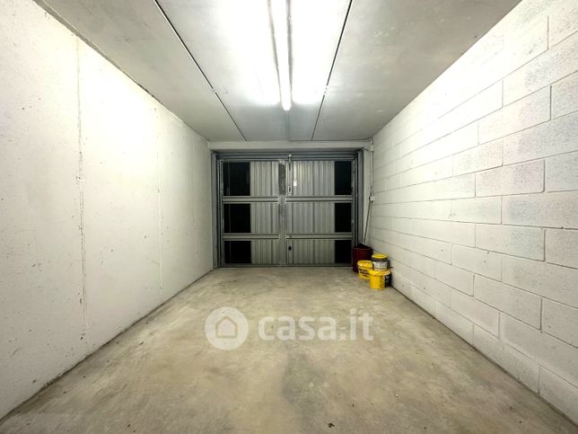 Garage/posto auto in residenziale in Via Fornaci