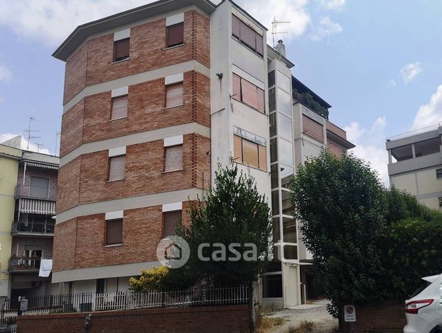 Appartamento in residenziale in Via Ippolito Nievo 26