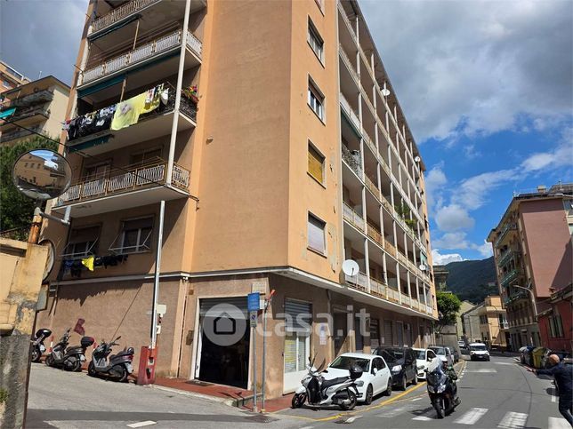 Box/posto auto in residenziale in Via Giovanni Arrivabene