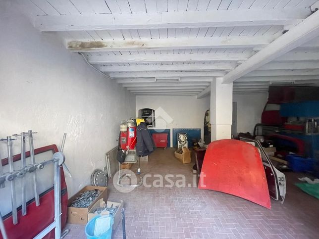 Garage/posto auto in residenziale in Salita da Serro a Morego