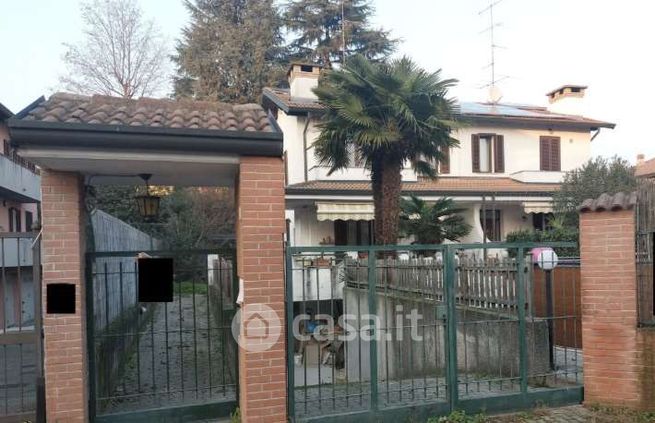 Villa in residenziale in Via I. Guaita 25