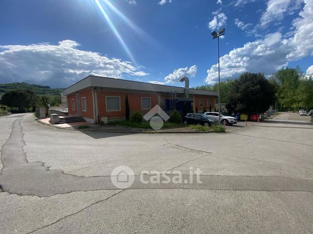 Capannone in commerciale in Via Aretina 23