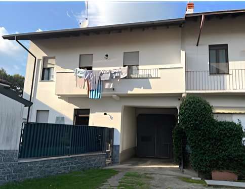 Appartamento in residenziale in Via Asilo 33
