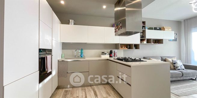 Appartamento in residenziale in Via Fior di Loto 49