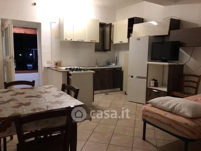 Appartamento in residenziale in Via Domitiana 147