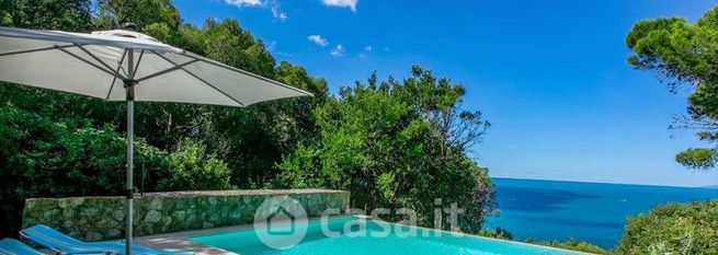 Villa in residenziale in 