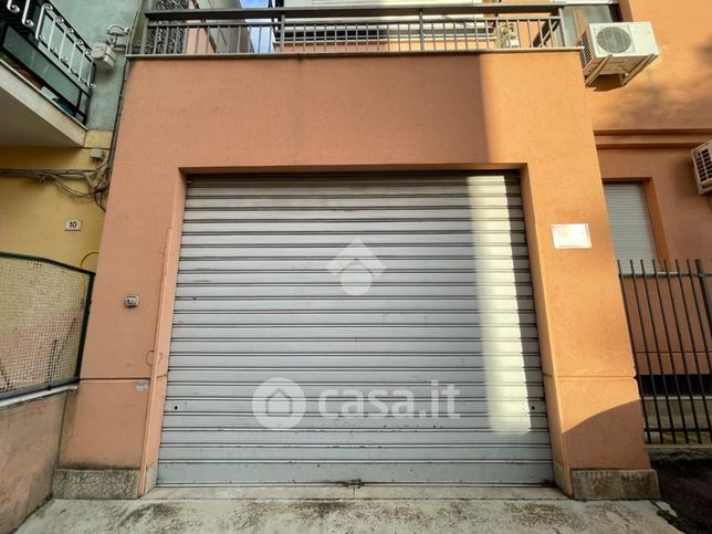 Garage/posto auto in residenziale in Fondo Vitale ad Altarello 7