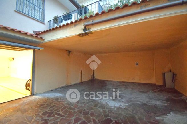 Box/posto auto in residenziale in Viale Trento e Trieste 94