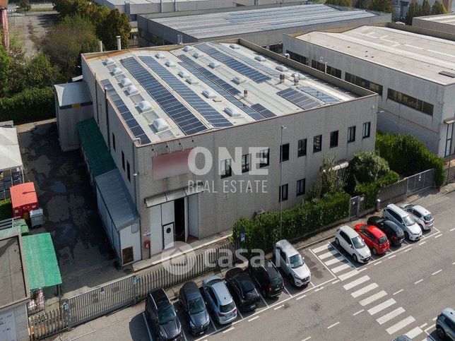 Capannone in commerciale in Via Ancona