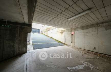 Box/posto auto in residenziale in Via Dante Alighieri