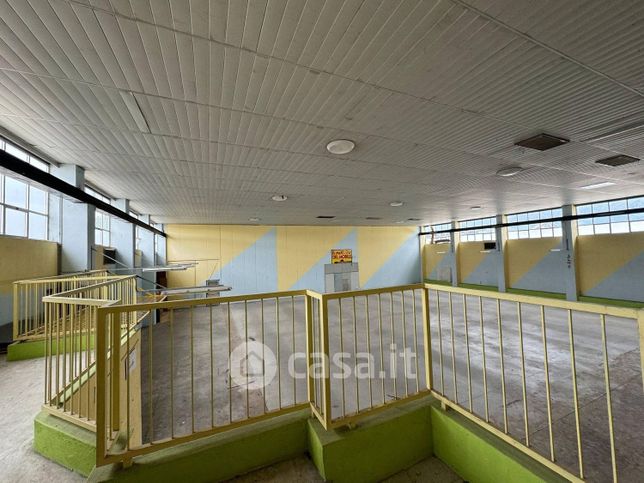 Capannone in commerciale in Via Bivio