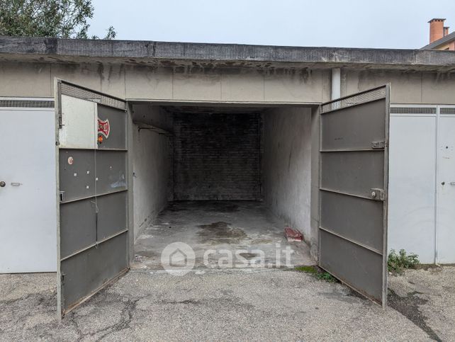 Garage/posto auto in residenziale in Via Nuova 13