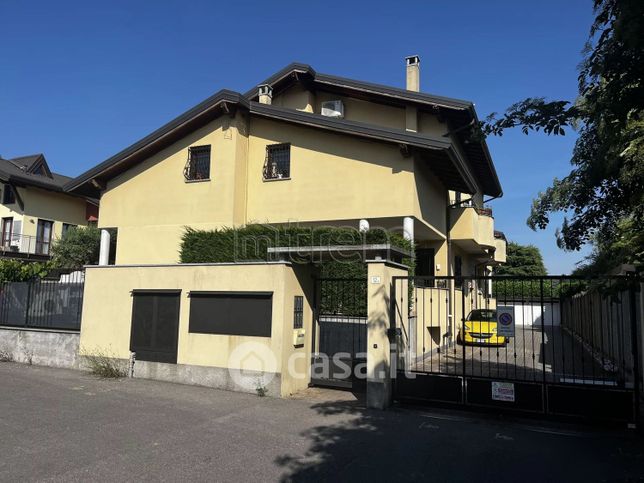 Appartamento in residenziale in Via Monsignor Luigi Piazza 12