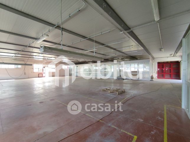 Capannone in commerciale in Strada Provinciale 5 della Penna