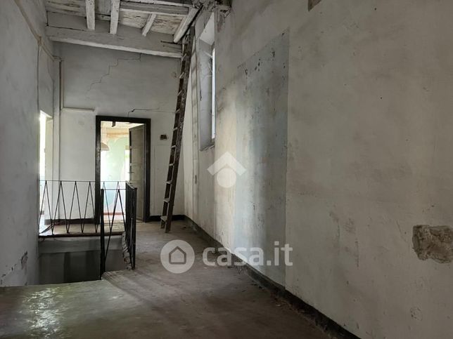 Casa indipendente in residenziale in Via Zemola 3