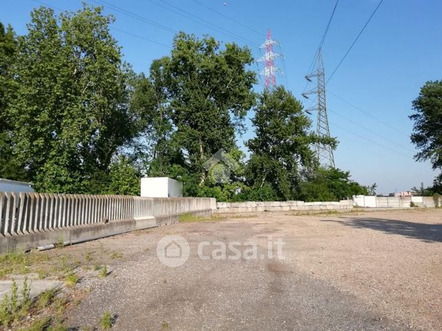 Terreno edificabile in residenziale in Via Labirinto 241