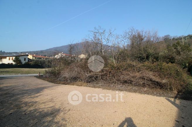 Terreno edificabile in residenziale in Via Mons. A. Gardin