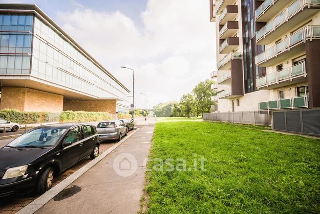 Garage/posto auto in residenziale in Via Caduti di Marcinelle 14