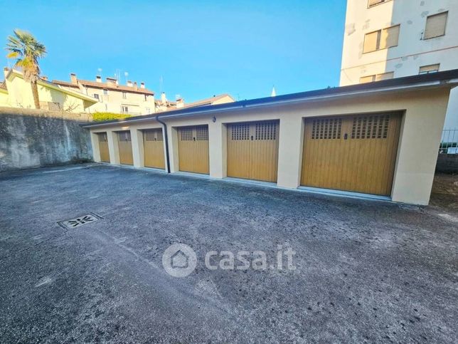 Garage/posto auto in residenziale in Via Vittorio Veneto 61