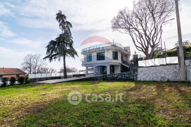 Appartamento in residenziale in Via Caronda 37