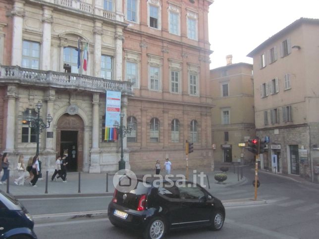 Attività/licenza (con o senza mura) in commerciale in Via Carlo Goldoni